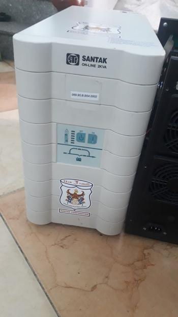  UPS SANTAK ONLINE 2KVA. ĐÃ BAO GỒM ẮC QUY MỚI 100%. BỘ LƯU ĐIỆN CŨ 